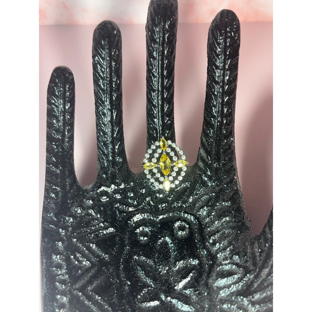 Hespera adjustable ring